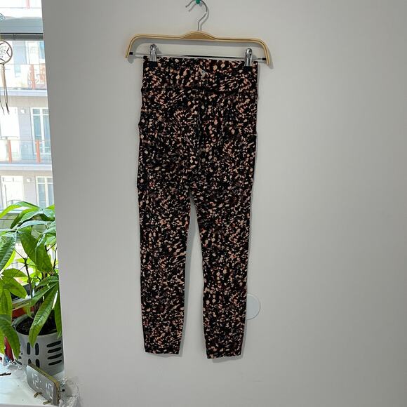 NEW Lululemon Invigorate High Rise Leggings Size 4 - Picture 5 of 6